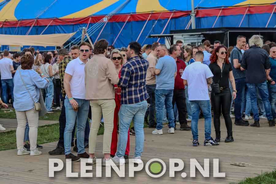 Publiek    Bezoekers (86)